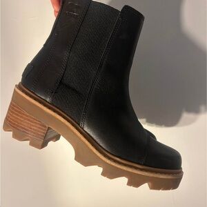 Women's Black Chelsea Boots